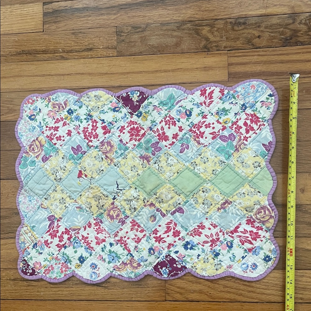 Vintage Floral Patchwork Quilted Mat - Picture 2 of 4